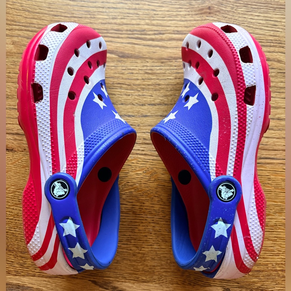 Crocs- UNISEX- J4- Classic, Patriotic, American flag, USA - Picture 5 of 11